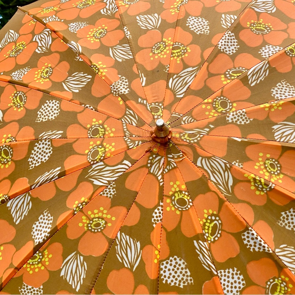 v i n t a g e :: Mod Floral Whimsical Flower Power Umbrella - Picture 6 of 15
